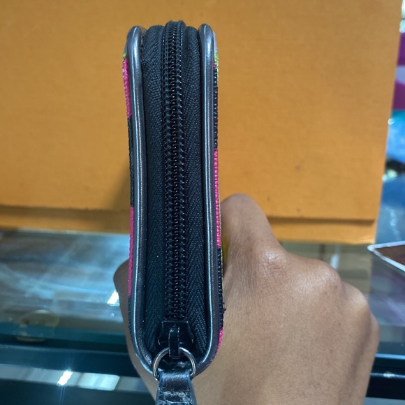 Vera Bradley Wallet - Picture 3 of 8